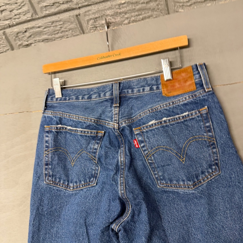 Levis 501 Original Fit Medium Wash Blue Straight Leg Button Fly Jeans W29 L28